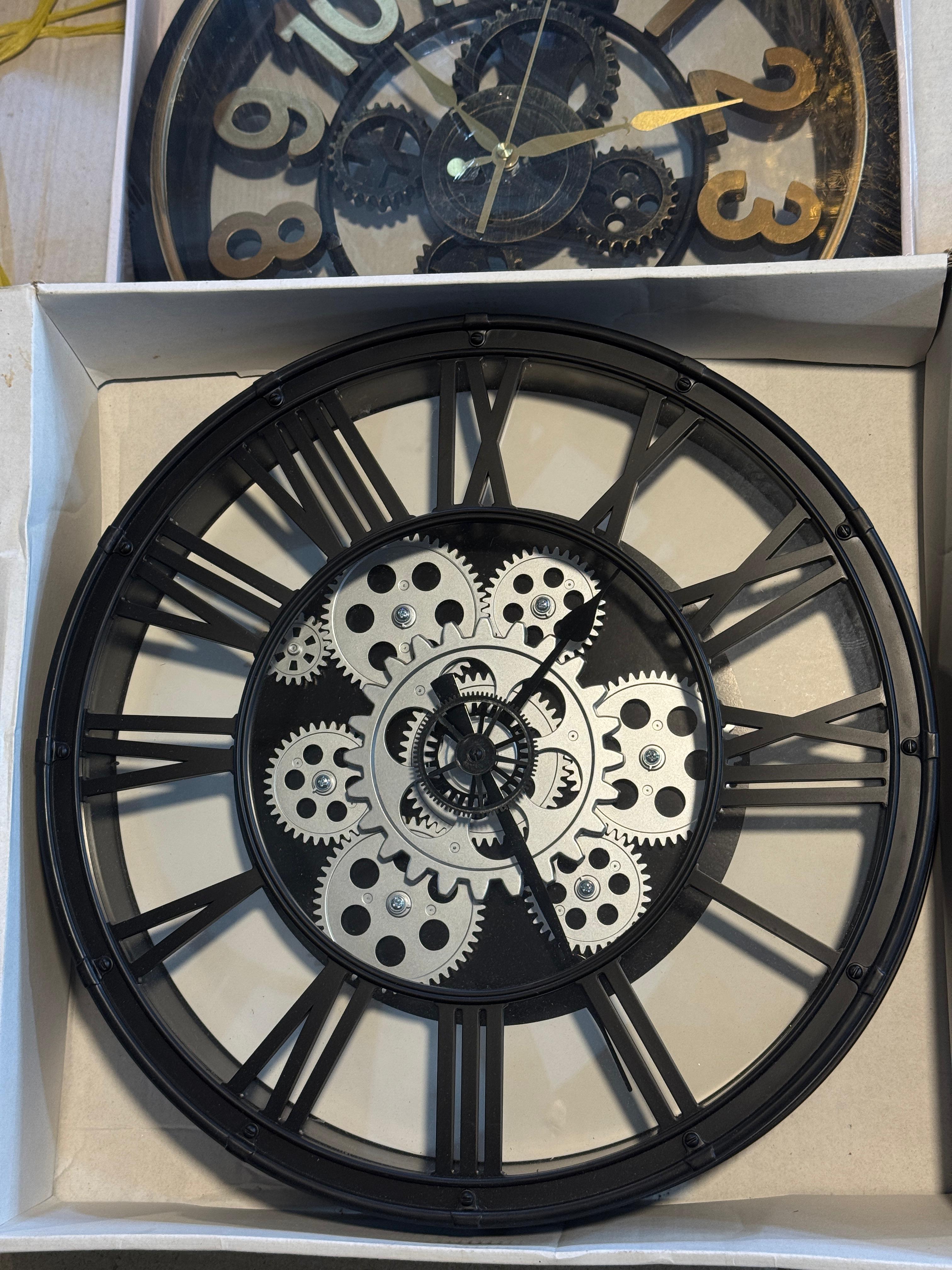 Wall Clock With Running Gears